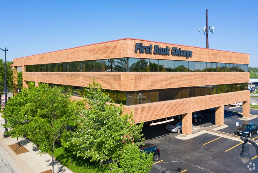 Primary Photo Of 8831-8833 Gross Point Rd, Skokie Office For Lease