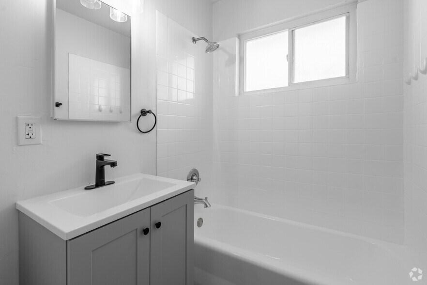 More Photos Of 870-899 S Philadelphia St, Anaheim Apartments For Sale