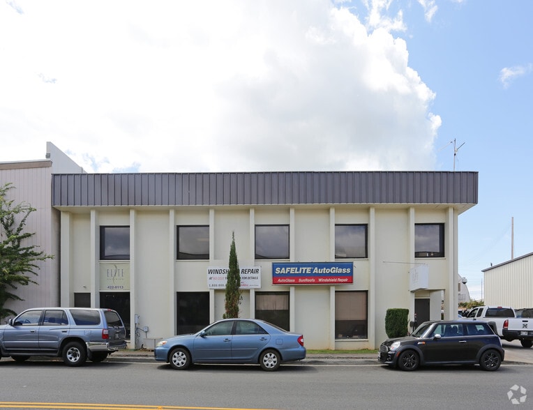 More Photos Of 4369 Lawehana St, Honolulu Warehouse For Lease