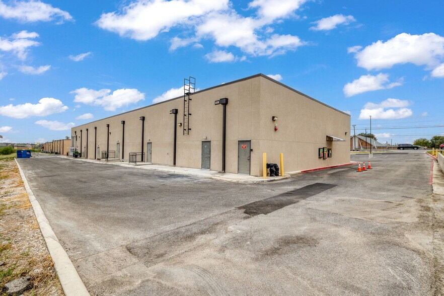 More Photos Of 8190-8214 FM 78, Converse Storefront For Sale