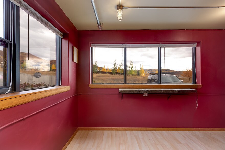 More Photos Of 2670 Copper Ridge Cir, Steamboat Springs Warehouse For Lease