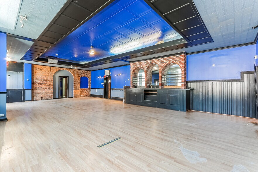 More Photos Of 50 N 4th St, Columbia Storefront Retail Residential For Lease
