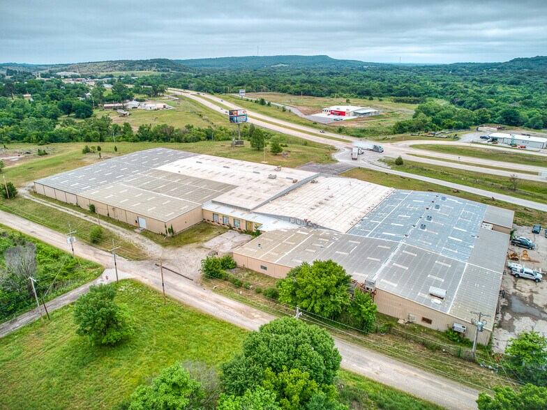 More Photos Of 601 US 75, Henryetta Warehouse For Sale