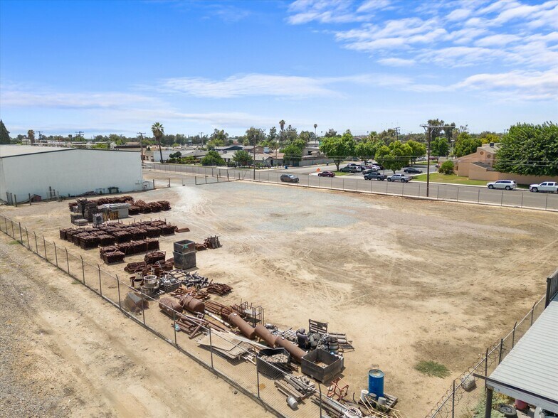 More Photos Of 1302 Glenwood St, Delano Refrigeration Cold Storage For Sale