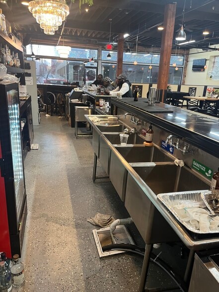 More Photos Of 155 N 5th St, Columbus Restaurant For Lease