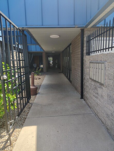 More Photos Of 145 E University Dr, Mesa Office For Lease
