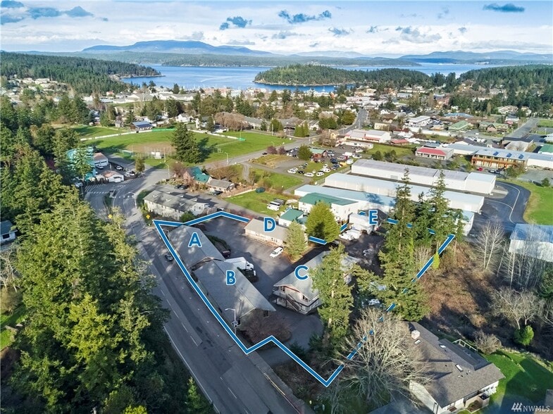 More Photos Of 849 Spring St, Friday Harbor Storefront Retail Residential For Lease