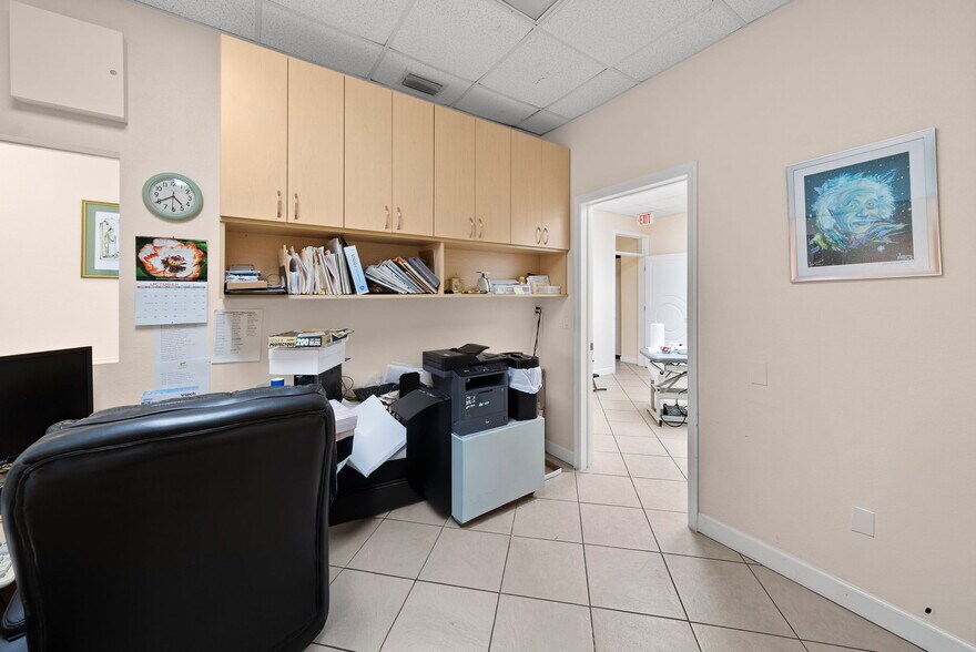 More Photos Of 611 Druid Rd E, Clearwater Medical For Sale