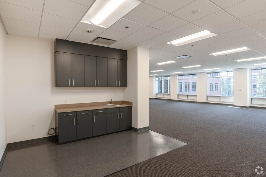 More Photos Of 9200-9211 Corporate Blvd, Rockville Unknown For Lease