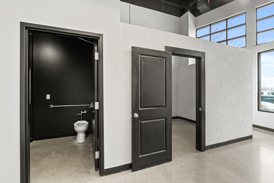 More Photos Of 206 Main St, Gloucester Apartments For Lease