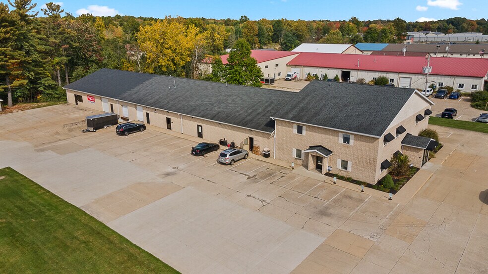 More Photos Of 2425 Medina Rd, Medina Office For Lease