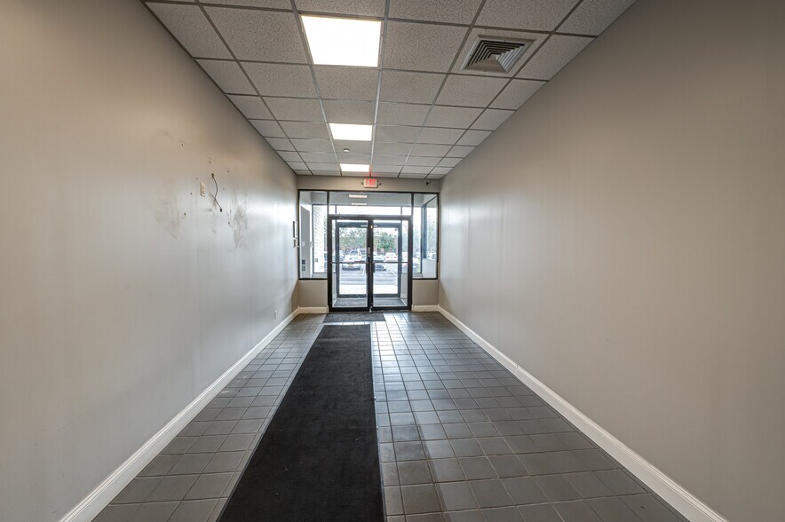 More Photos Of 1800 Ocean Ave, Ronkonkoma Light Distribution For Lease