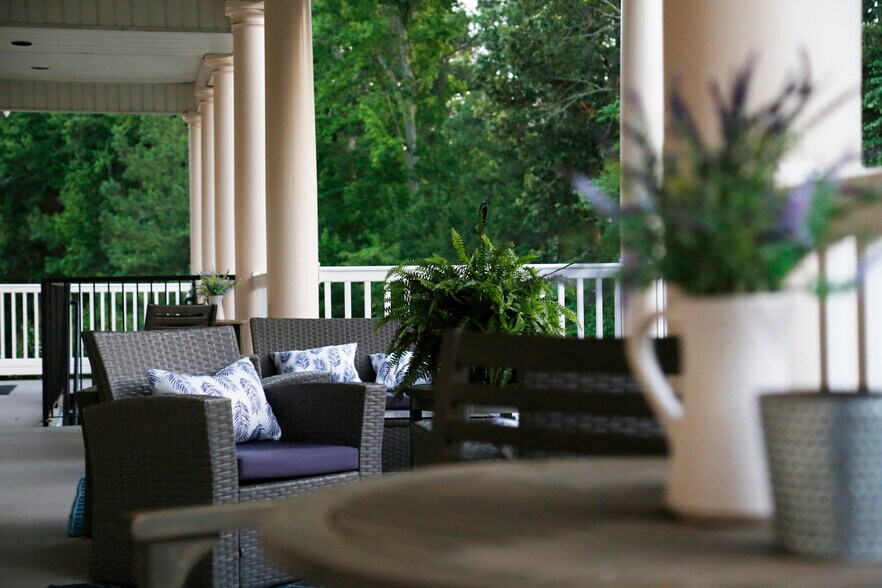 More Photos Of 590 W Crossville Rd, Roswell Coworking Space