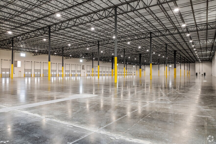 More Photos Of 4521 N US Highway 67, Midlothian Distribution For Sale