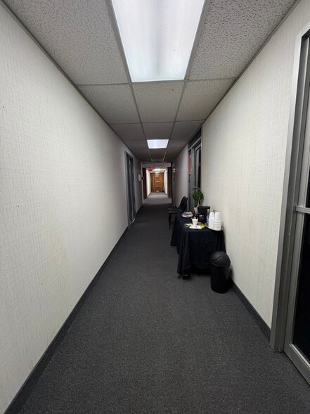 More Photos Of 25140 Lahser Rd, Southfield Office For Sale