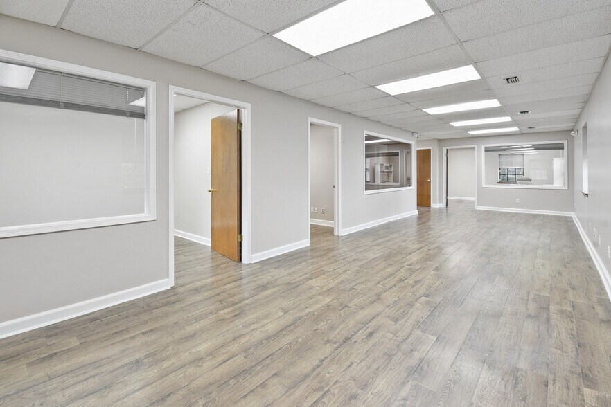 More Photos Of 3938 Sunbeam Rd, Jacksonville Medical For Lease