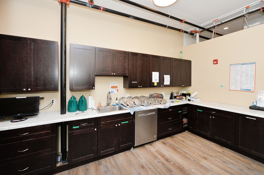 More Photos Of 85-A Walnut St, Montclair Storefront Retail Office For Sale