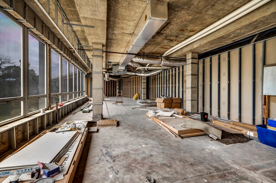 More Photos Of 205 E University Ave, Georgetown Office For Sale