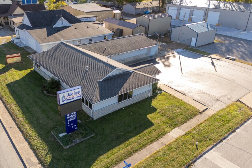 More Photos Of 602 S Court St, Marion Office For Sale