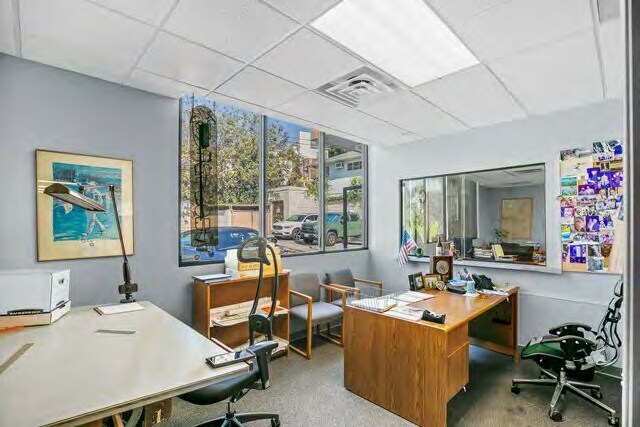 More Photos Of 1461 E Chevy Chase Dr, Glendale Office For Sale
