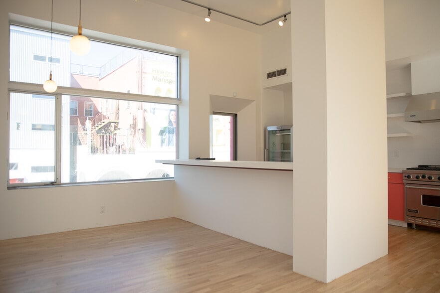 More Photos Of 70-72 Windward Ave, Venice General Retail For Lease