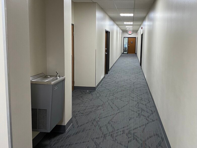 More Photos Of 1702 N Collins Blvd, Richardson Office For Lease