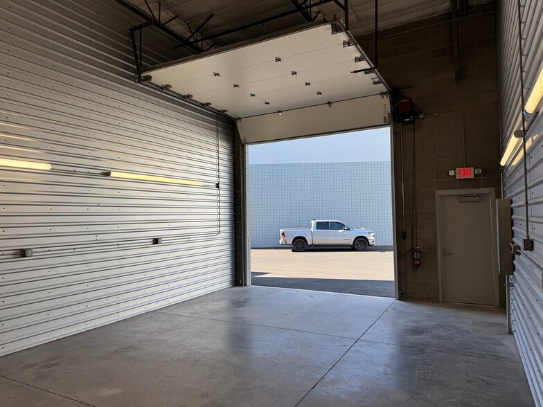 More Photos Of 31606 N Cave Creek Rd, Cave Creek Self Storage For Sale