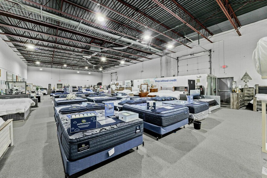 More Photos Of 1436 Reynolds Rd, Maumee Freestanding For Sale