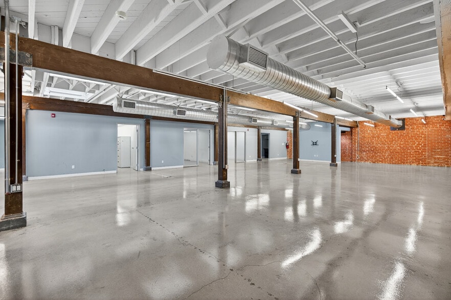 More Photos Of 4716 Vineland Ave, North Hollywood Loft Creative Space For Lease