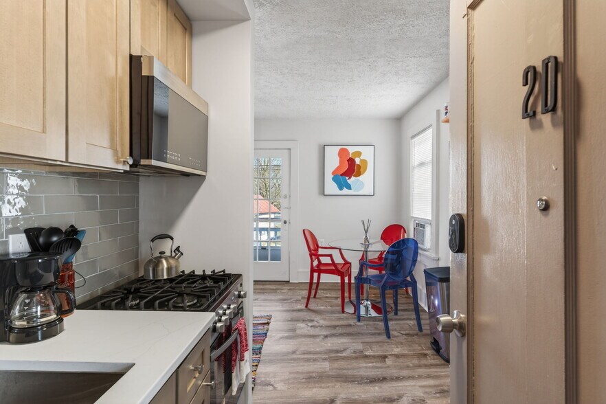 More Photos Of 5-9 Rock City Rd, Woodstock Storefront Retail Residential For Sale