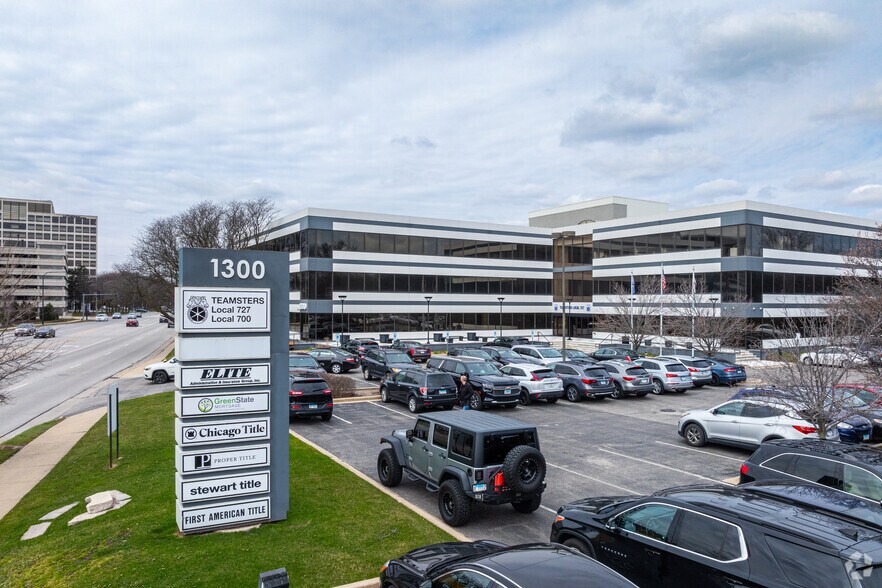 More Photos Of 1300 Higgins Rd, Park Ridge Office For Sale