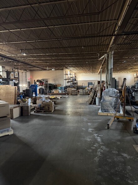 More Photos Of 15300 Industrial Pky, Cleveland Manufacturing For Sale