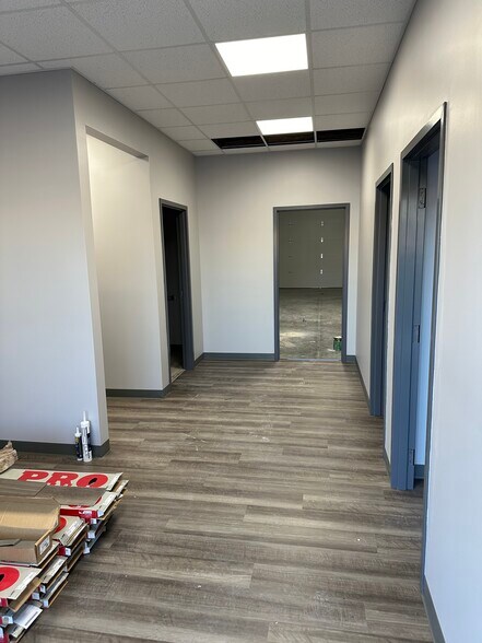 More Photos Of 4569 Dixie hwy, Elizabethtown Light Distribution For Lease