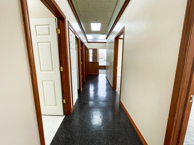 More Photos Of 2-8 Hawley St, Binghamton Hotel For Lease