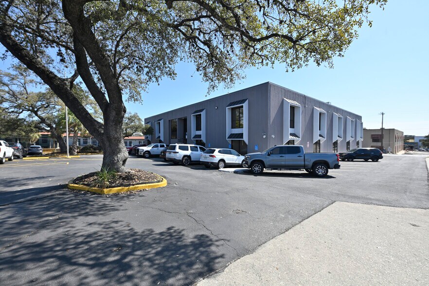 More Photos Of 9502 Computer Dr, San Antonio Medical For Sale