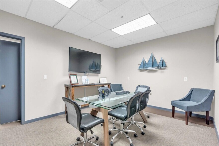 More Photos Of 1001 3rd Ave W, Bradenton Medical For Lease