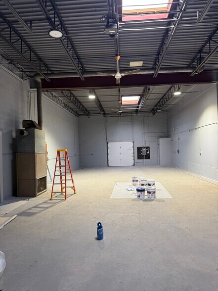 More Photos Of 484-516 Province Rd, Laconia Distribution For Lease