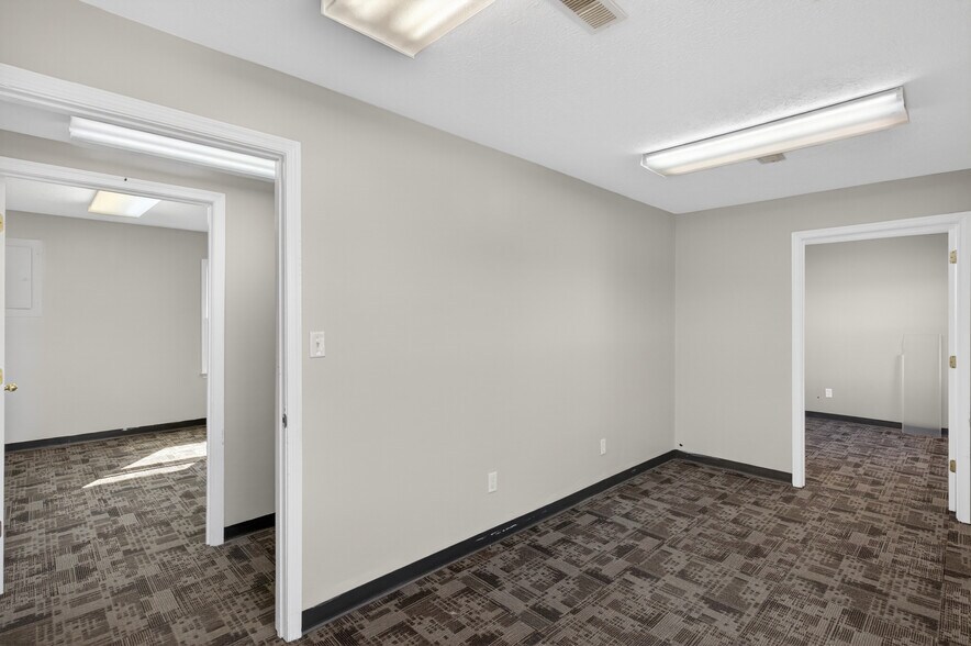 More Photos Of 114 Lexington Tpke, Amherst Medical For Lease
