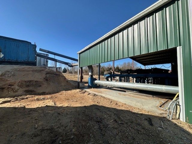 More Photos Of 16753 Salt River Rd, Eastview Industrial For Sale