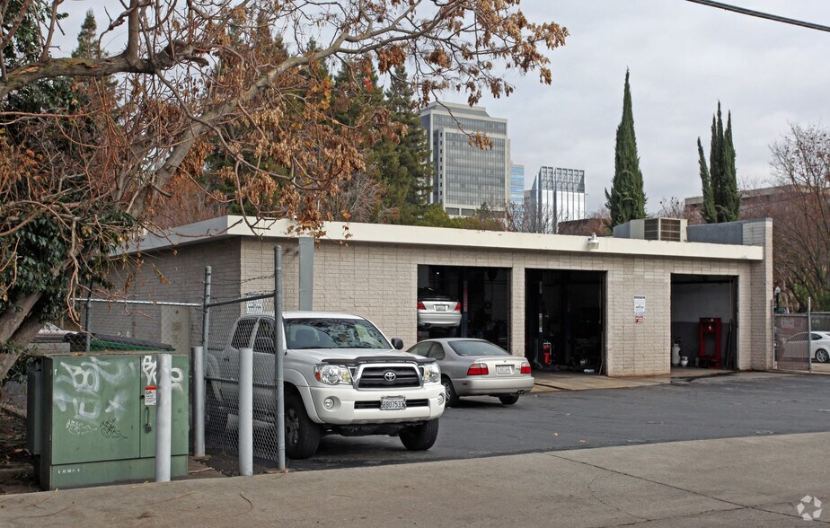 More Photos Of 226 Q St, Sacramento Auto Repair For Sale