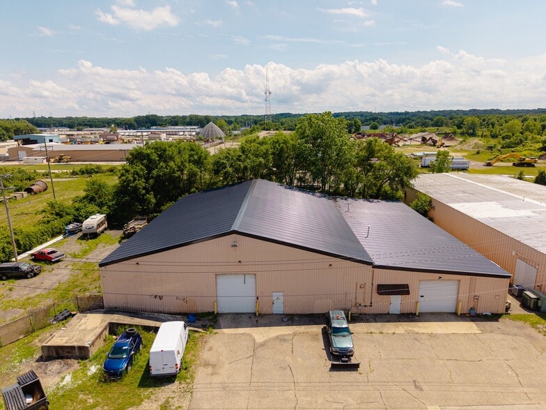 Primary Photo Of 434 S Byrkit Ave, Mishawaka Warehouse For Sale
