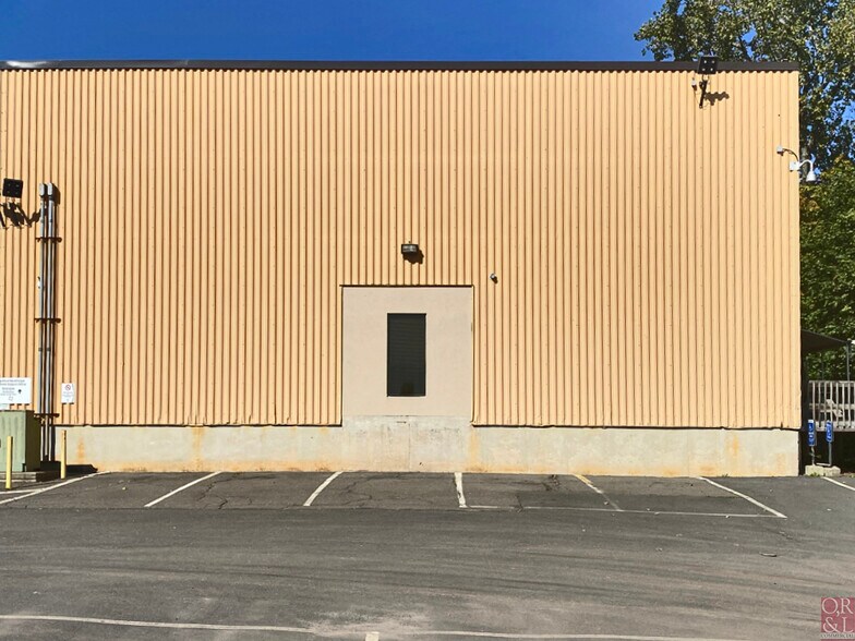 More Photos Of 389 John Downey Dr, New Britain Light Manufacturing For Sale