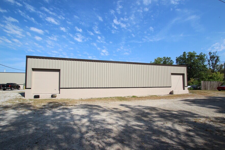 More Photos Of 104 Lee St, Lodi Manufacturing For Sale