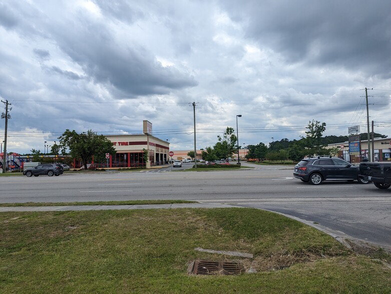 More Photos Of Western Blvd, Jacksonville Land For Sale