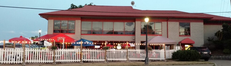 More Photos Of 192 E Main St, Lexington Restaurant For Sale