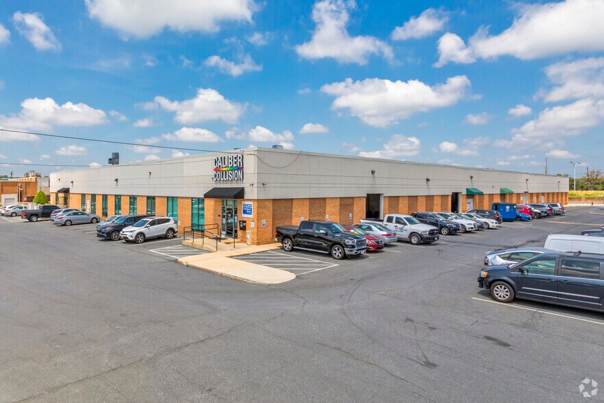 More Photos Of 12110-12142 Tech Rd, Silver Spring Research And Development For Lease