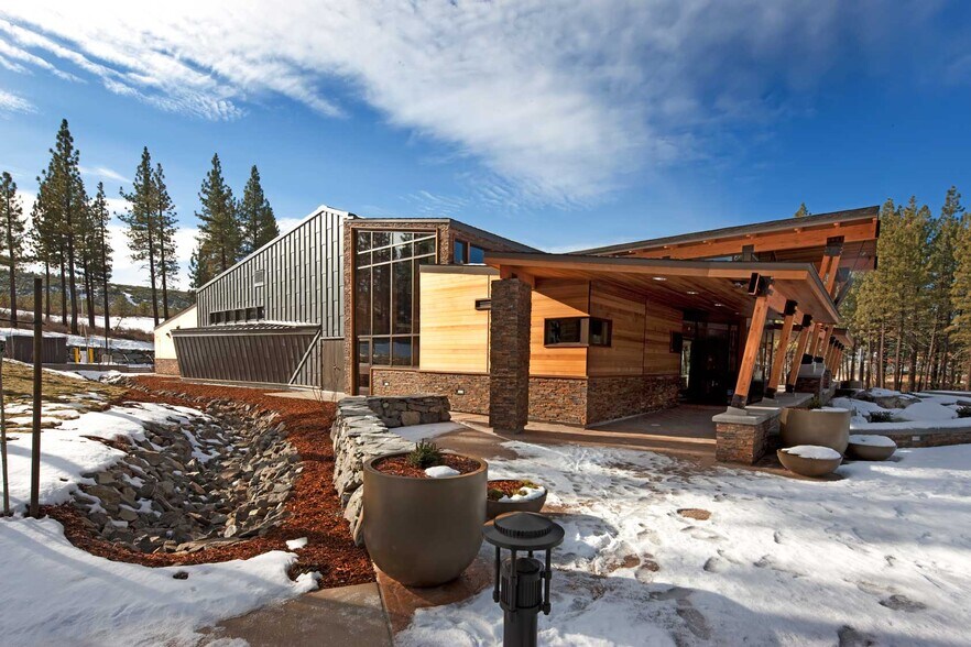 More Photos Of 600 S Gulling St, Portola Office For Sale