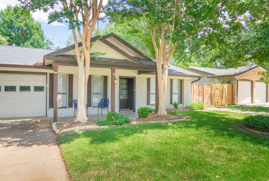 More Photos Of 7002 Whispering Oaks Dr, Austin Specialty For Sale