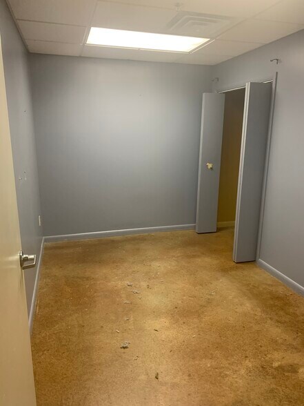 More Photos Of 4491 School Rd S, Murrysville Freestanding For Lease