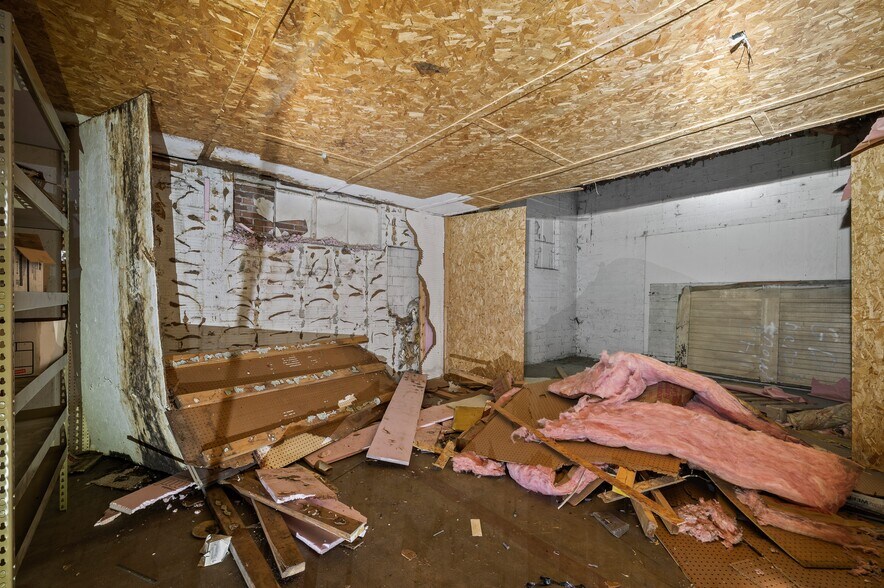 More Photos Of 500 Washington St, Coloma Manufacturing For Lease